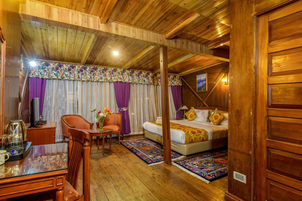 Muscatel Himalayan Resort - 400 Mts From Mall Road 大吉岭 外观 照片
